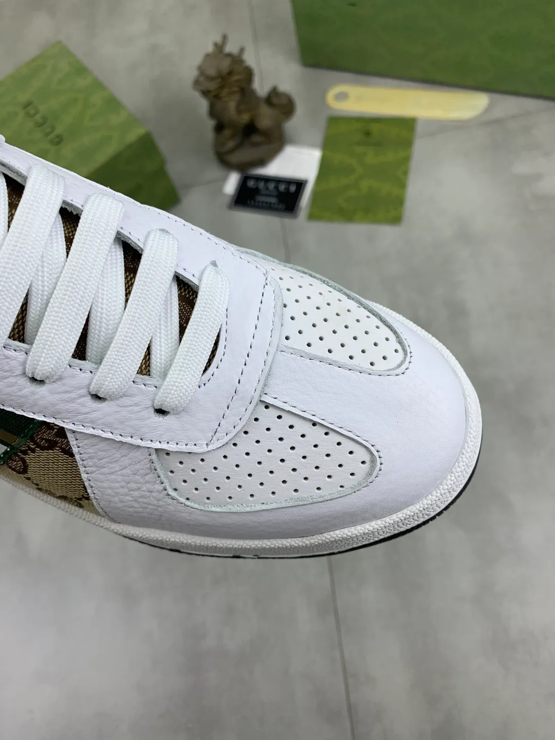 Men's shoes 💰P400💰【New model】 🆘 The latest model from Gucci official website 🎁 Classic casual and fashionable men's shoes 👟 Hot model 💥 Simple and elegant style, exclusive for trendy men. Unique latest brand elements from the official website 👑 Original Gucci decoration, fashionable and generous, made of original soft calfskin fabric ➕ Comfortable soft pigskin lining ✅Wear-resistant rubber outsole designated on the official website_Full of elasticity, the classic model taken at the counter 🎬Color: 4️⃣colors available😍Number of codes: 38-44 (45 46 customized)